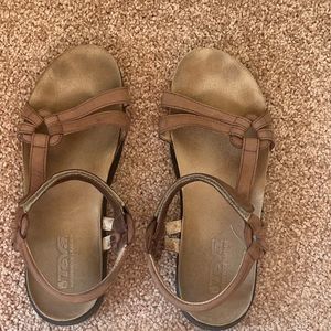 ￼Teva Women’s Ventura Cork and Leather Sandals Size 8.5